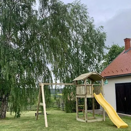 Gyuemoelcsliget Vendeghaz Guest house Csehimindszent