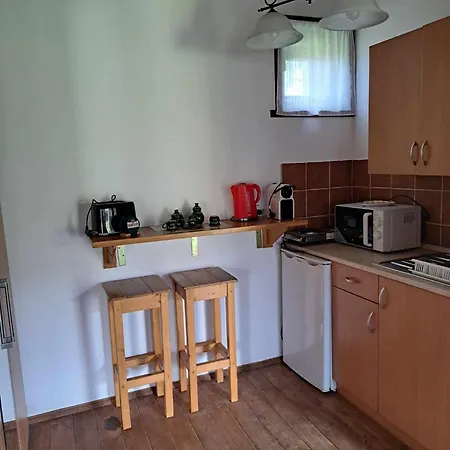 Gyuemoelcsliget Vendeghaz Guest house